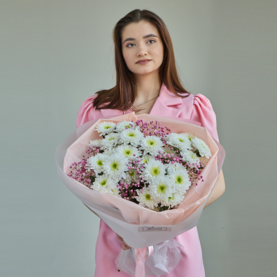 Букет с хризантемой и гипсофилой РОЗОВЫЙ N 84572-Р Букет с хризантемой и гипсофилой РОЗОВЫЙ N 84572-Р