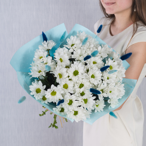 Букет из кустовых хризантем с лагурусом арт. 35810