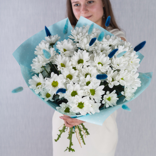 Букет из кустовых хризантем с лагурусом арт. 35810