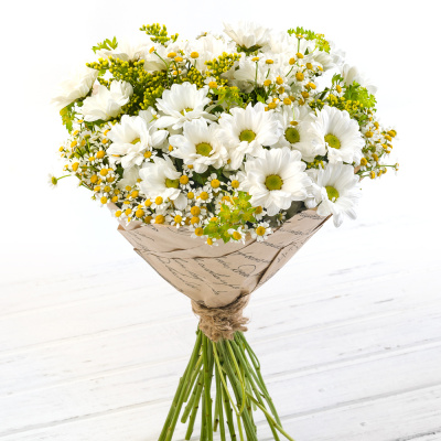 Букет с хризантемой и ромашками "Ясное утро" 36294