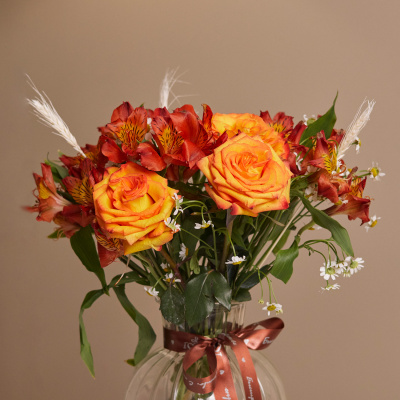 Букет из оранжевых роз в вазе. Сет N 82234 Букет из оранжевых роз в вазе. Сет N 82234